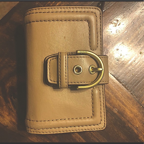 Coach Corner Zip Wallet - Picture 1 of 6